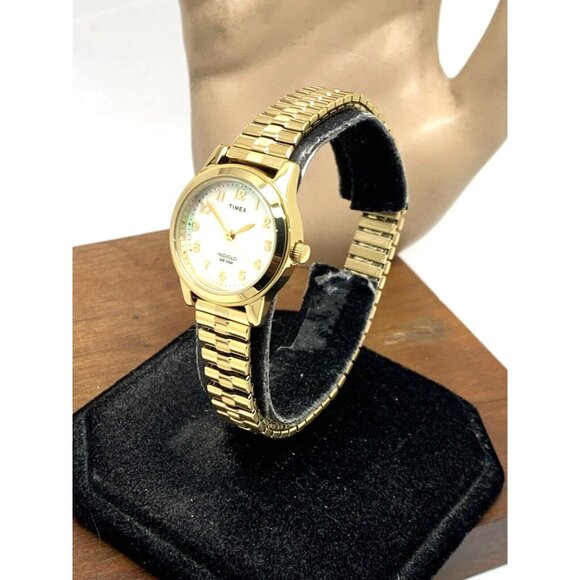 Timex Women's Watch T2M827 Gold Tone Stainless Steel Expansion Band Indiglo 25mm - Picture 2 of 14